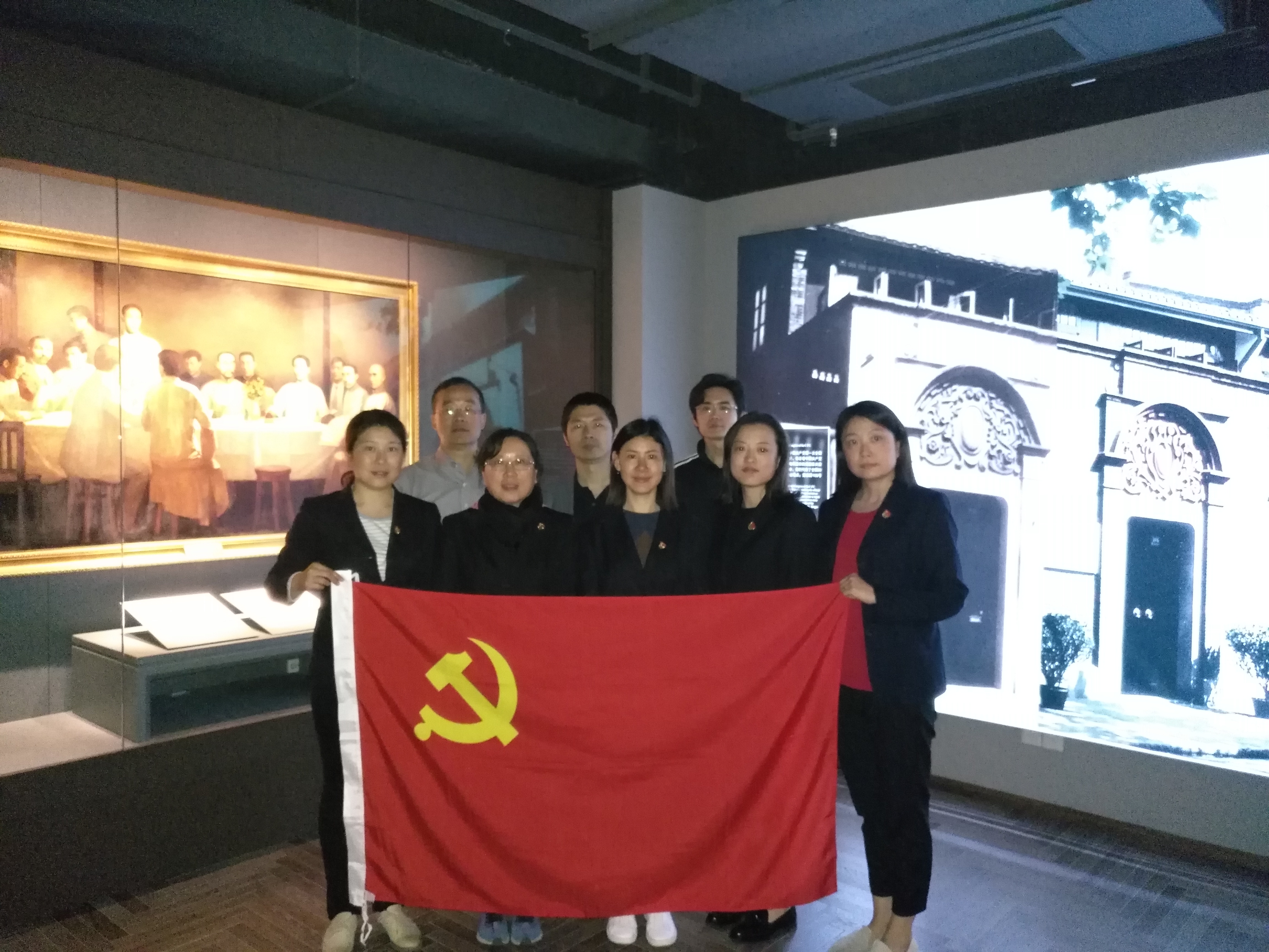 参观历史博物馆