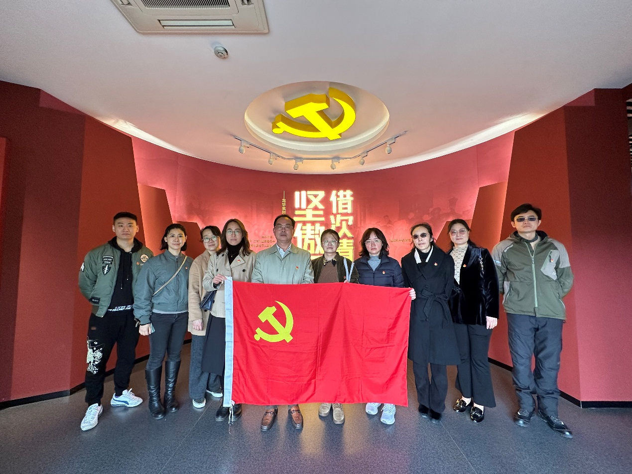 缅怀革命英烈，铸就政治忠诚